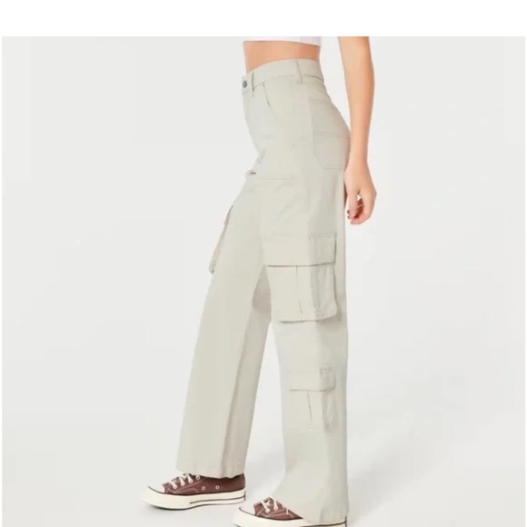 Hollister High Rise Baggy Cargo Pants Woman’s 00R Waist 24R NWT - Picture 3 of 11